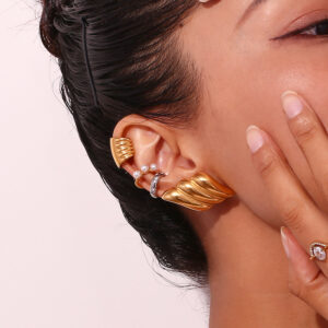 Stainless Steel Gold Plated Earrings New Antique Retro Style Trendy Angel Wings Design Heart Studs