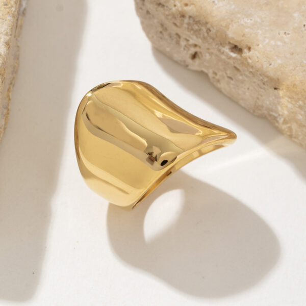18K Gold Plated Vintage Signet Ring Exaggerated Glossy Stainless Steel Waterproof Women's Jewelry Wedding Engagement Party Gift - Image 4