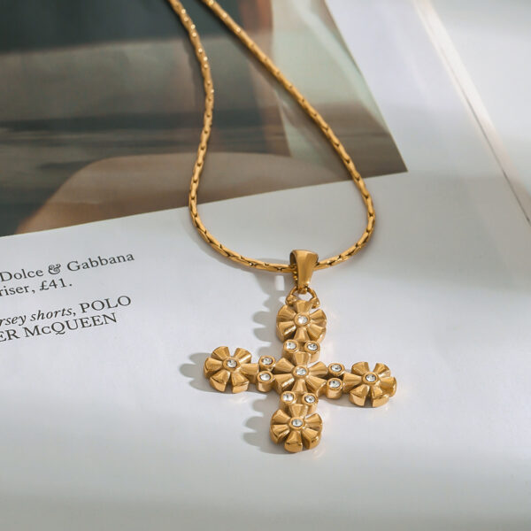 High-End Luxury Titanium Steel Cross Clavicle Chain European American Style Stainless Steel Fashion Pendant Necklaces - Image 7