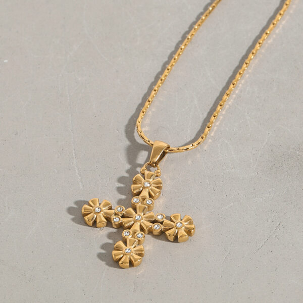 High-End Luxury Titanium Steel Cross Clavicle Chain European American Style Stainless Steel Fashion Pendant Necklaces - Image 6