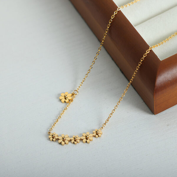 INS Women's Trendy Stainless Steel 18K Gold Plated Flowers Link Chain Necklace with Copper Choker Magritte Anniversary Gift - Image 4