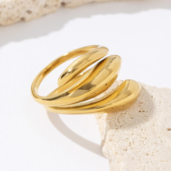 Good Quality Wholesale Luxury Snake Spiral Shaped 18k Gold Stainless Steel Ring - Image 5