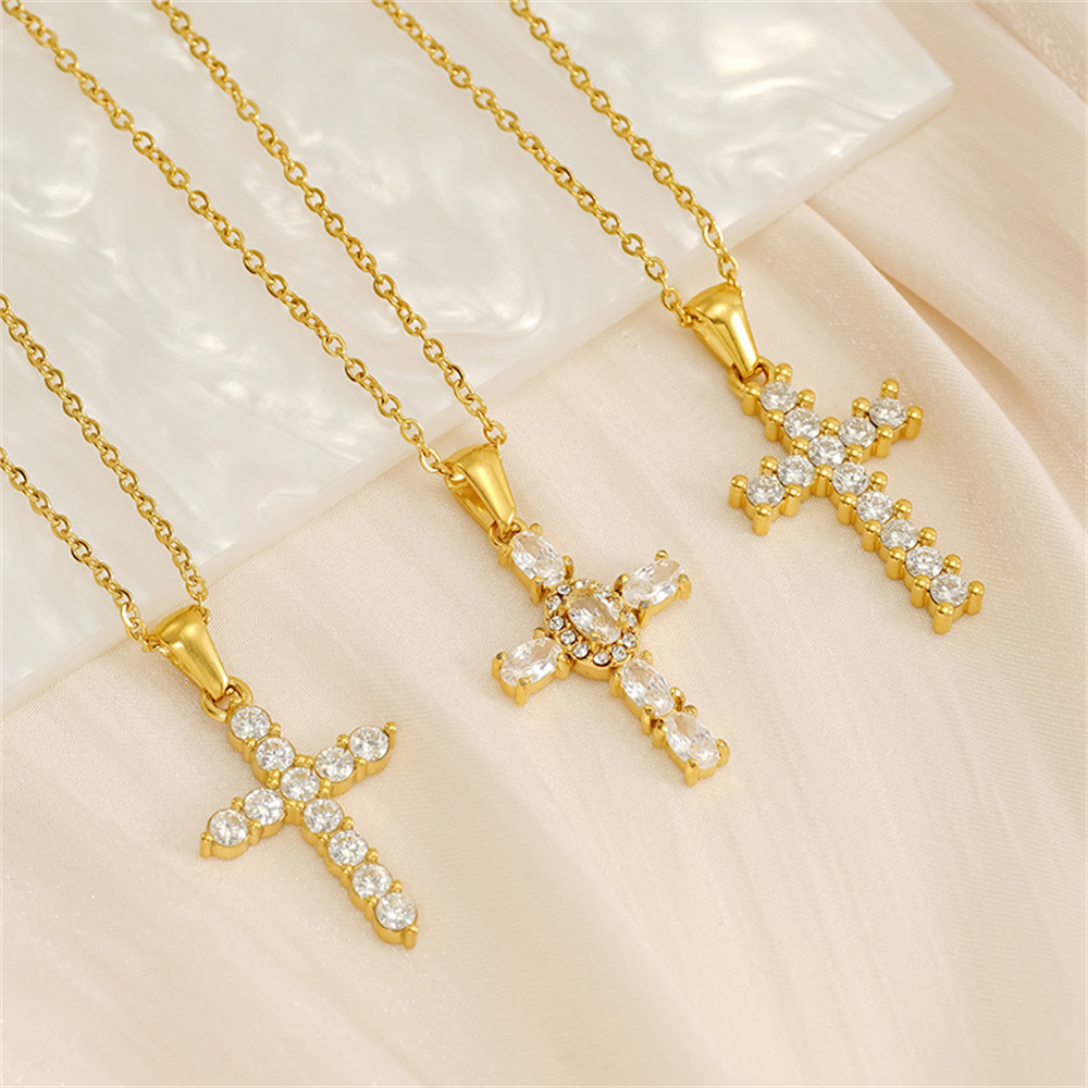 Luxury 18K Gold Plated Stainless Steel Paved Cubic Zirconia Cross Pendant Necklace for Women Trendy Link Chain 18 Inches Choker Neckalces Birthday Wedding Jewelry Gifts