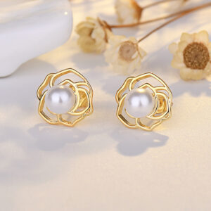 Dainty 18K Gold Flower Stud Earrings for Women Trendy White Gold Flower Pearl Earrings for Girls Wedding Party Earrings Jewelry