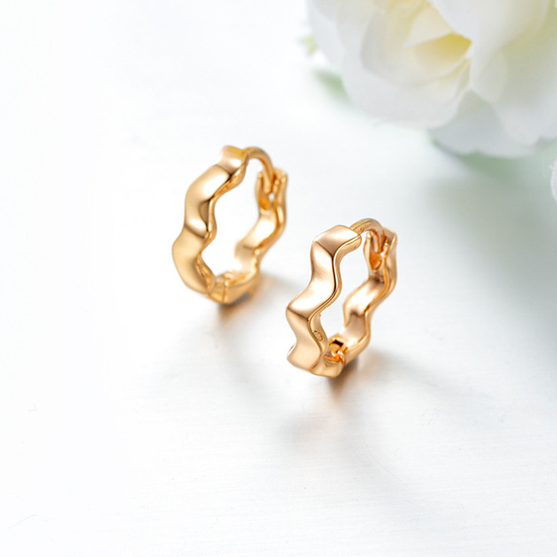 18K Gold Plated Wave Pattern Plain Metal Hoop Earrings for Women Loops Drop Earrings Minimalist Jewelry Gifts