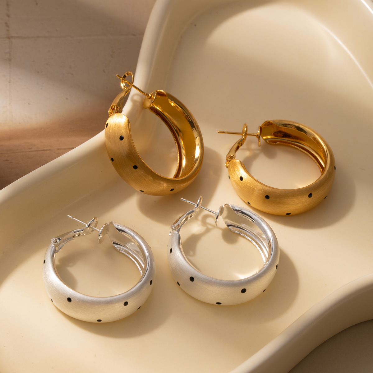 Elegant 925 Sterling Silver Post 18K Gold Plated Copper with Black Spots Exaggerated Chunky Open Hoop Earrings for Women Chic Jewelry Gifts - Image 2