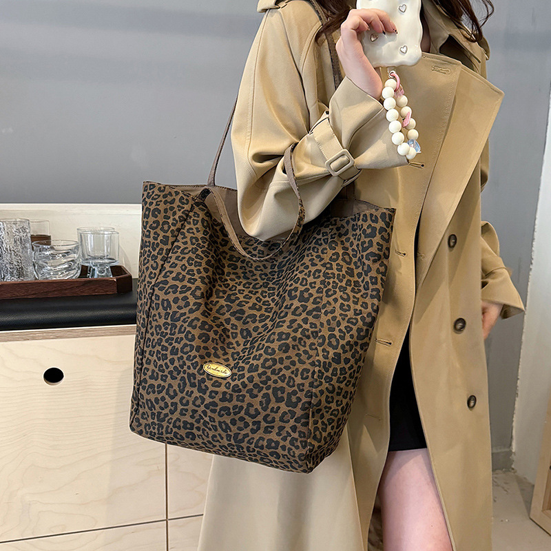 Chic Brown Leopard Print Large Canvas Bag for Women Custom Logo Tote Bags Trendy Shoulder Bags Ladies Handbags - Image 4